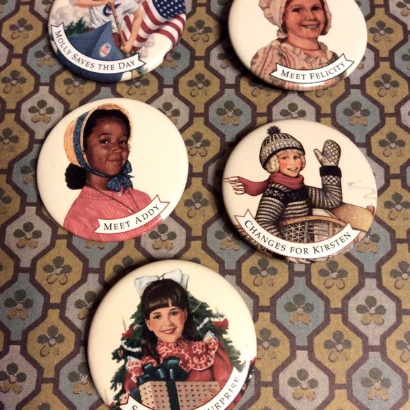 Vintage American Girls Jigsaw & 5 Metal Badges/pin - Picture 11 of 13